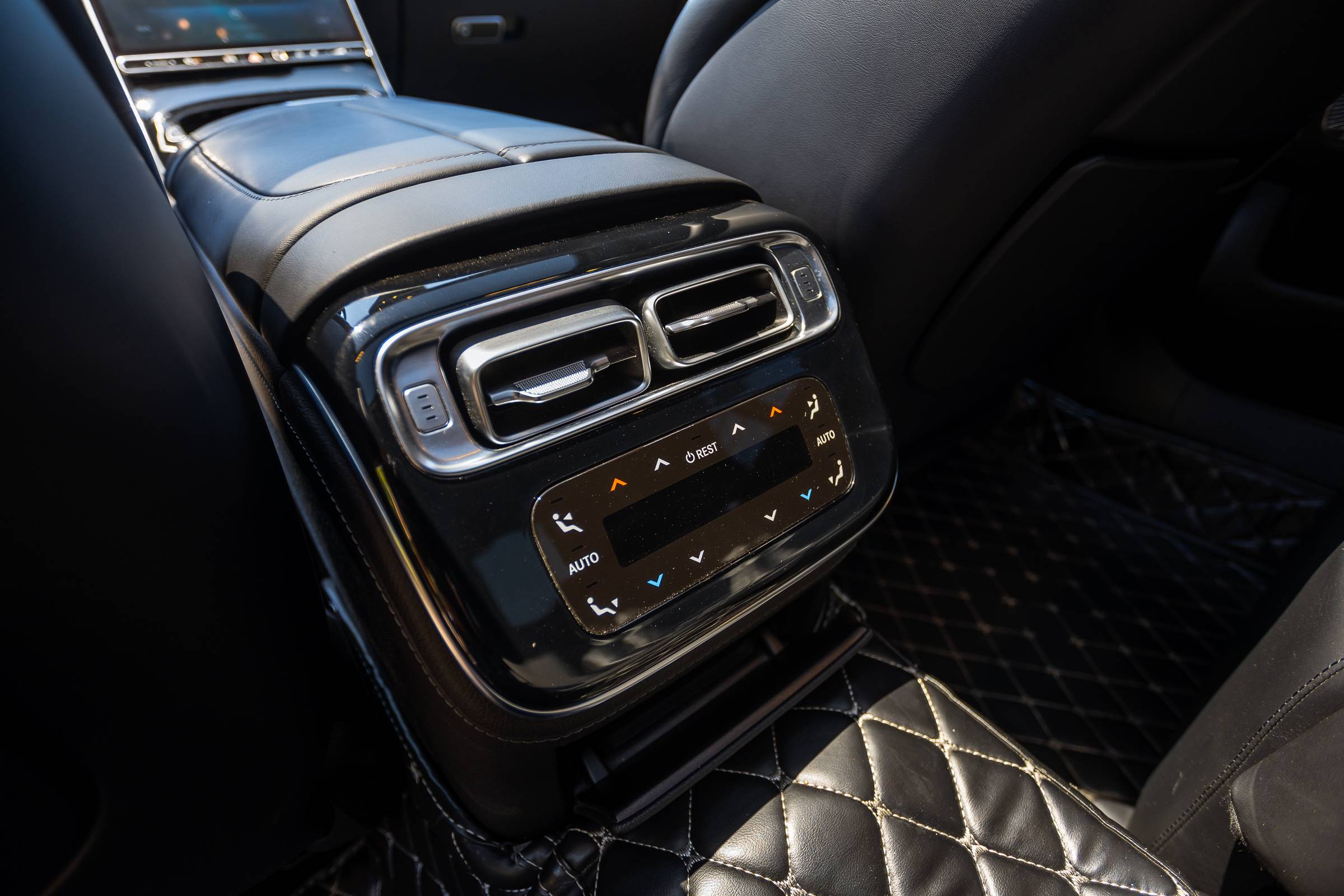 Mercedes-Benz S-Class 580