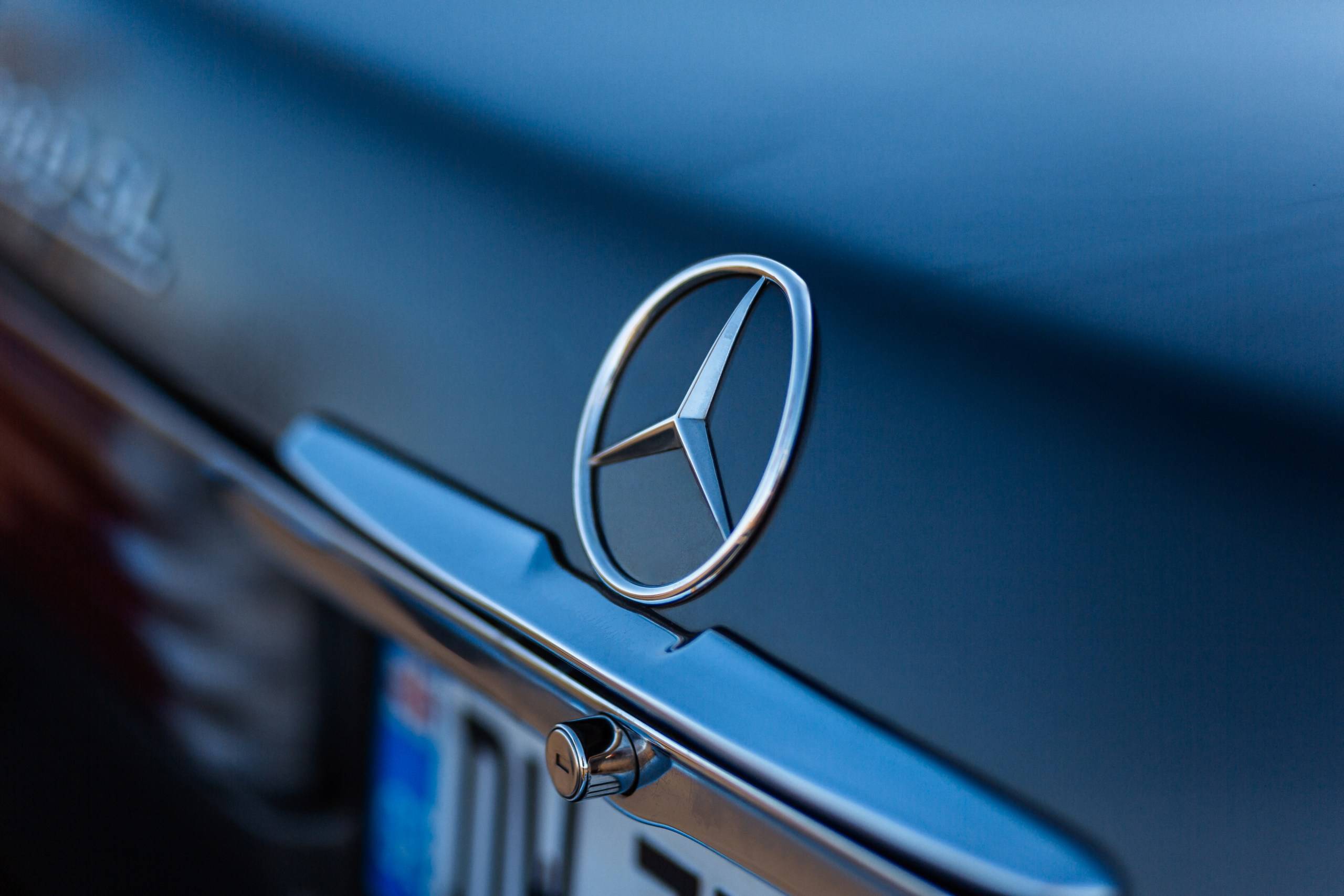 Mercedes-Benz 380 SL