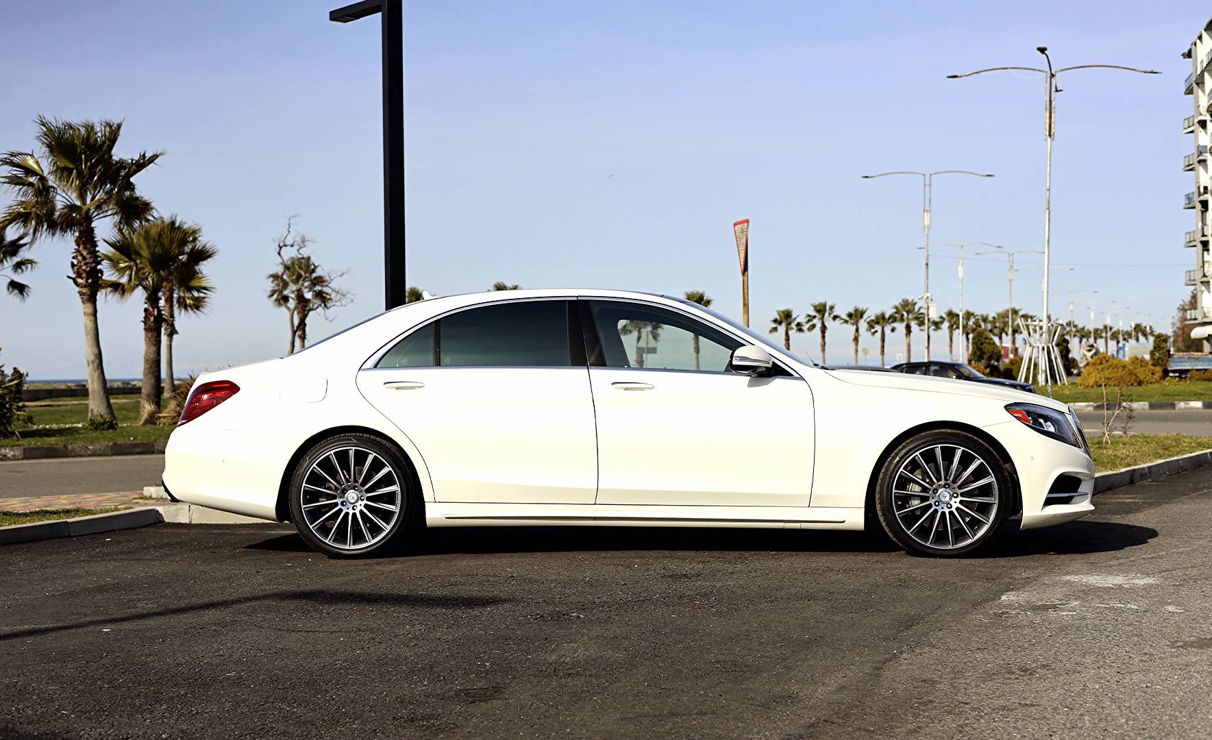 Mercedes-Benz S-Class 550