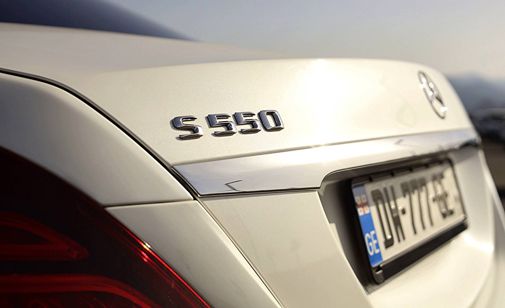 Mercedes-Benz S-Class 550