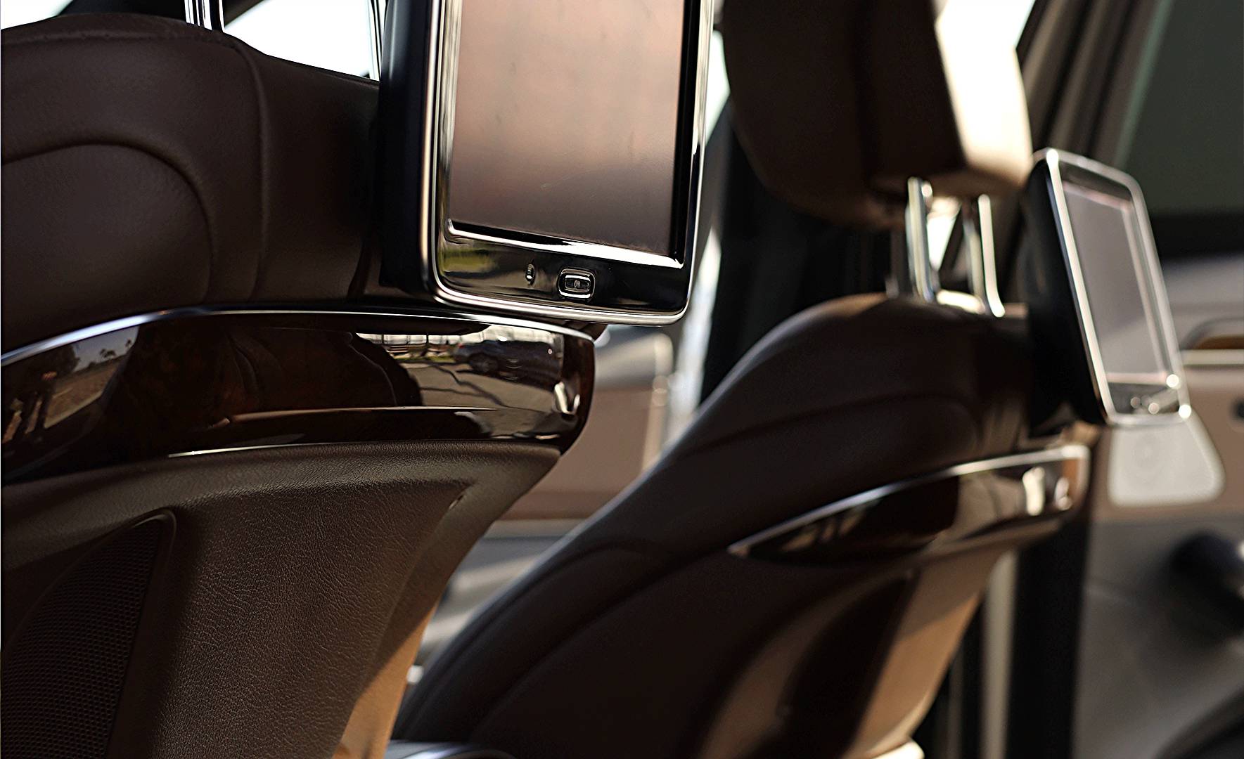 Mercedes-Benz S-Class 550